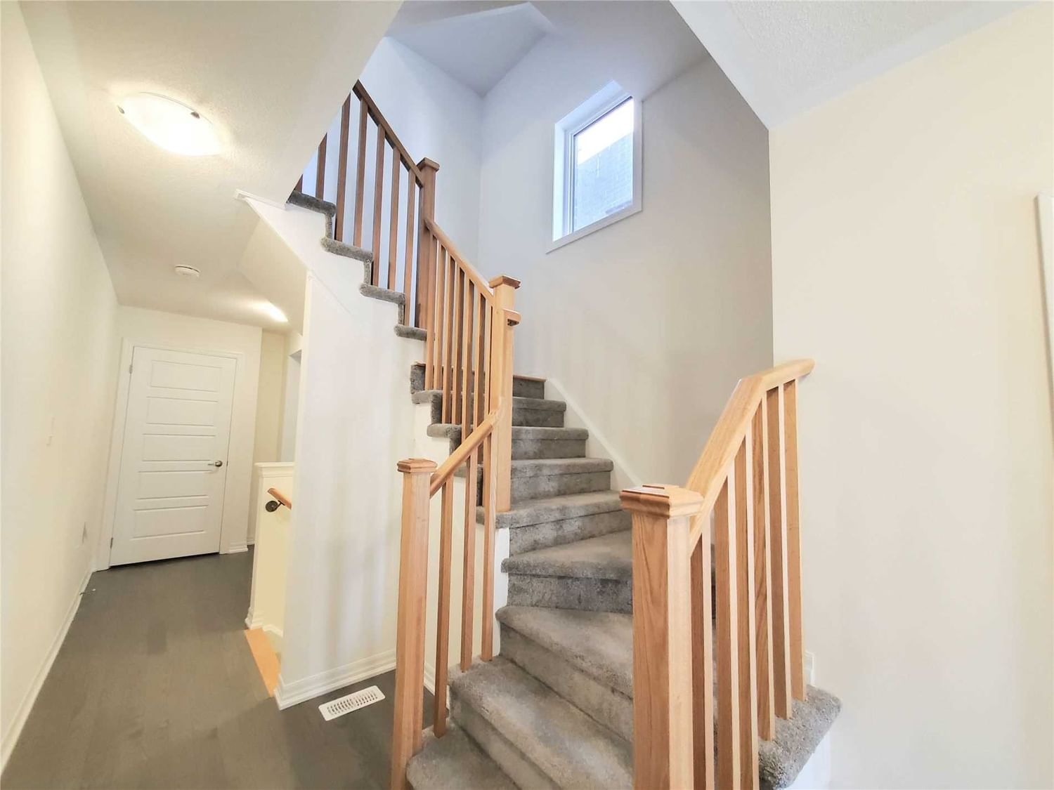 Townhouse leased at 112 Bravo Lane, Newmarket, Woodland Hill, L3X 0L3 - MLS: N5659864