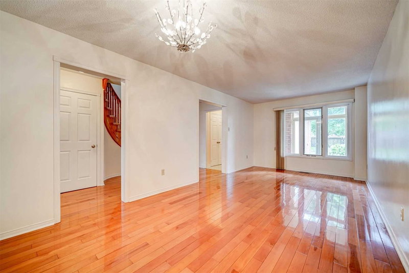 114 Alderbury Dr, Markham, L3S3G4 | Image 3