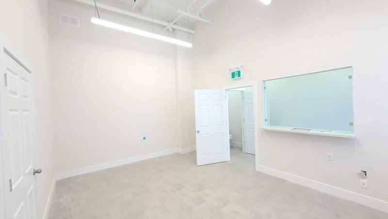 104B - 10376 Yonge St, Richmond Hill, L4C 3B8 | Image 2