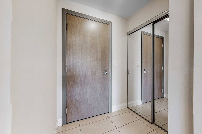 808 - 18 Uptown Dr, Markham, L3R5M5 | Image 3