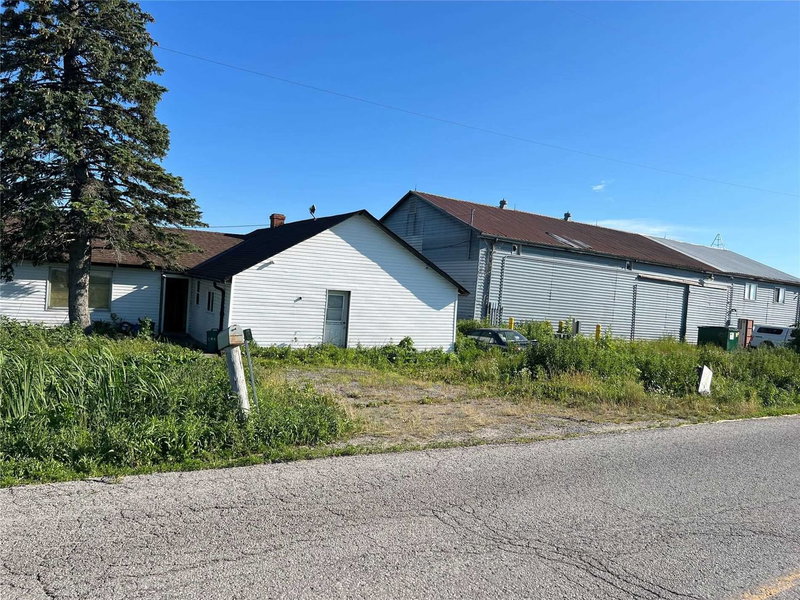 635 Strawberry Lane, King, L3Y4V9 | Image 2