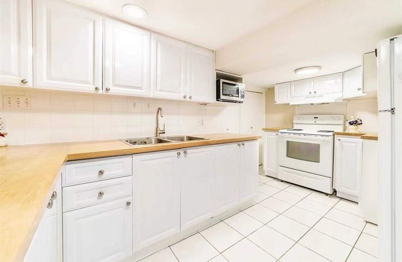 149 Heatherton Way, Vaughan, L4J3E8 | Image 2