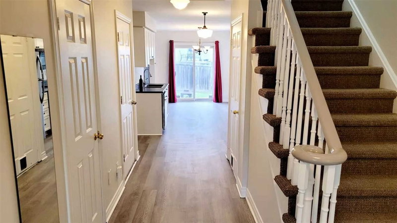 70 Reddenhurst Cres, Georgina, L4P 4G3 | Image 3