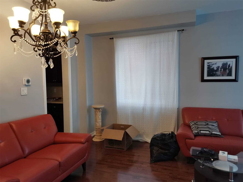 52 Victoria Wood Ave, Markham, L6E1K1 | Image 2