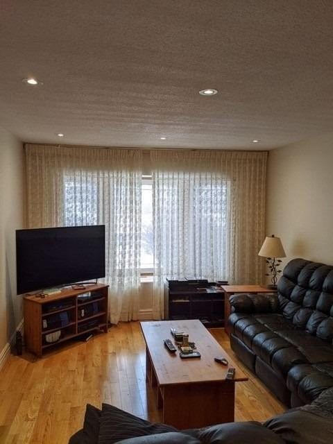 505 London Rd, Newmarket, L3Y6E4 | Image 2