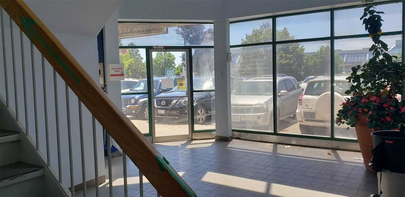 201-203 - 28 Roytec Rd, Vaughan, L4L8E4 | Image 2