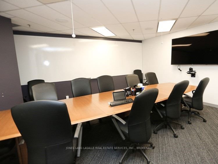 216 - 9050 Yonge St, Richmond Hill, L4C 9S6 | Image 3