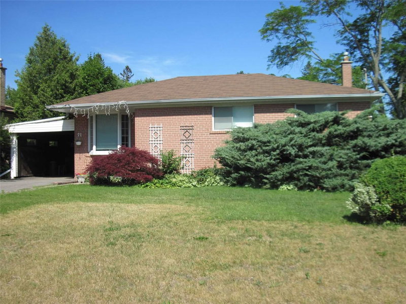 4 Holman Cres, Aurora, L4G1Z9 | Image 2