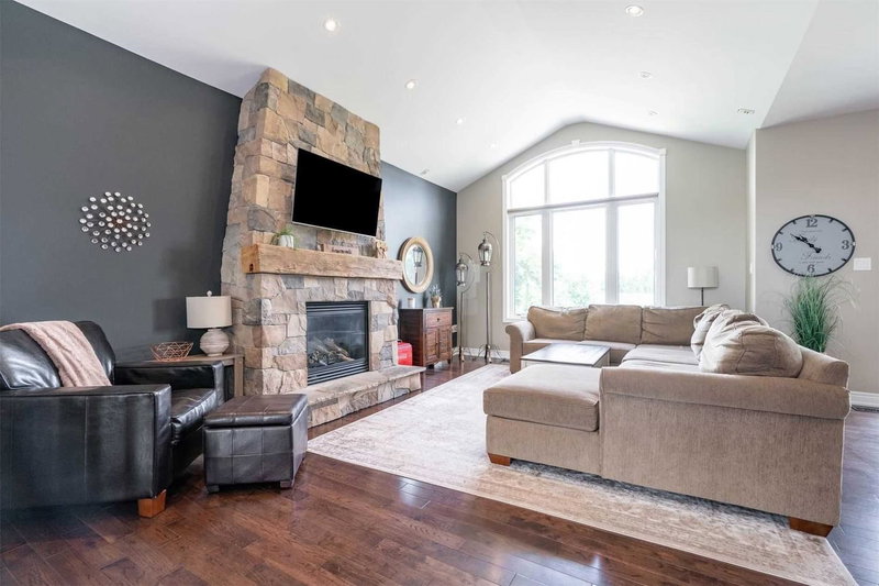 30 Fisher Dr, Adjala-Tosorontio, L0M1J0 | Image 3