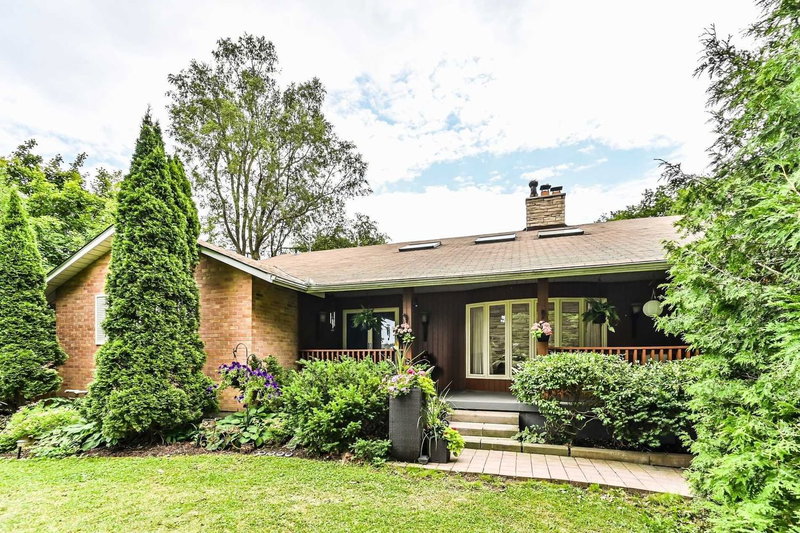 247 Harris Ave, Richmond Hill, L4E3M3 | Image 2