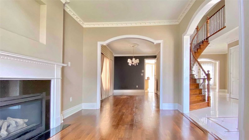 47 Frybrook Cres, Richmond Hill, L4B4B9 | Image 3