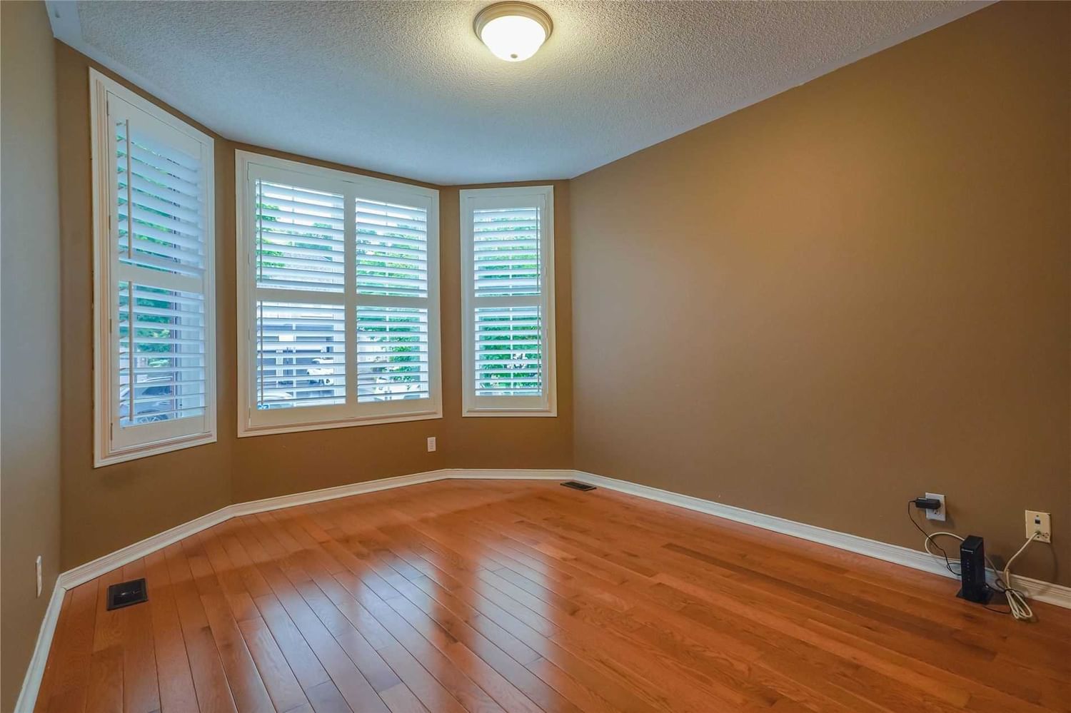 Detached House sold at 147 Rouge Bank Drive, Markham, Ontario, L3S4K5 - Legacy - MLS: N5690553