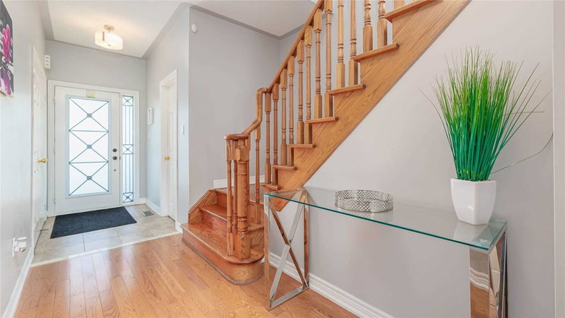 39 Retreat Blvd, Vaughan, L4H 0C1 | Image 2