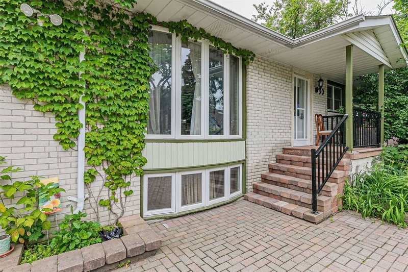 30 Bedford Park Ave, Richmond Hill, L4C2N8 | Image 2