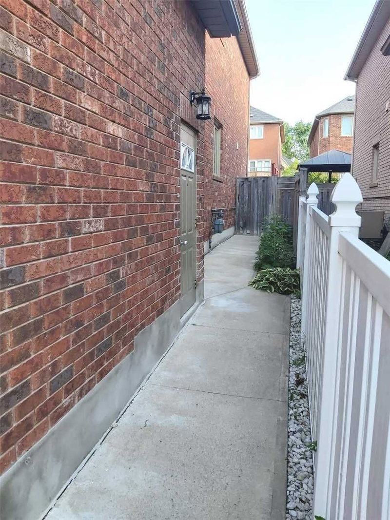 Bsmt - 192 Canyon Hill Ave, Richmond Hill, L4C0R3 | Image 2