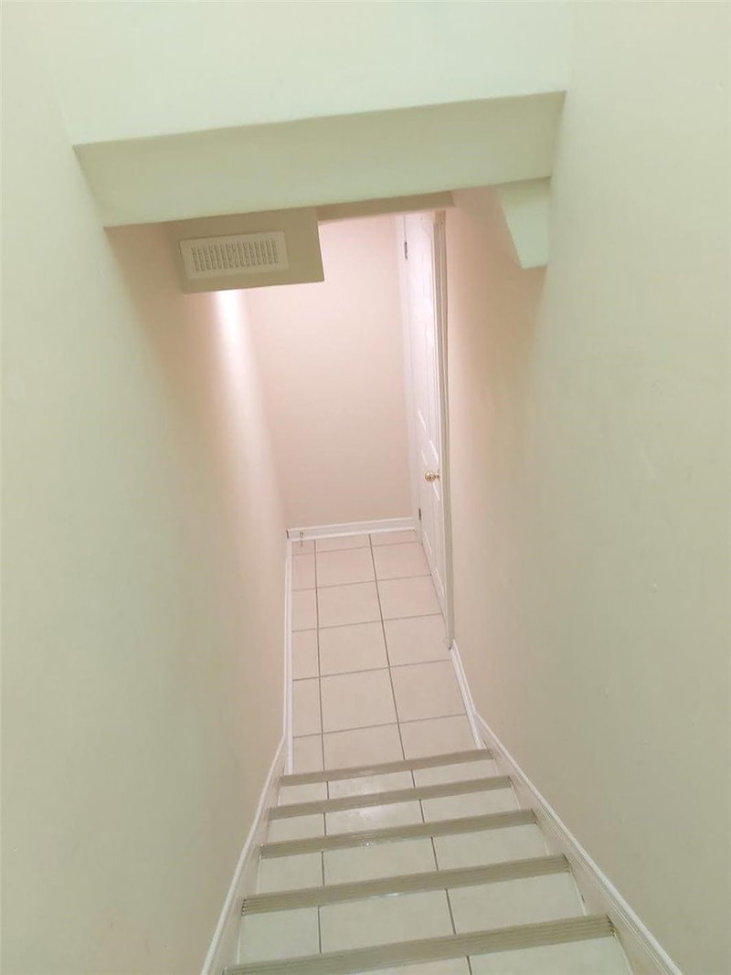 Bsmt - 192 Canyon Hill Ave, Richmond Hill, L4C0R3 | Image 3