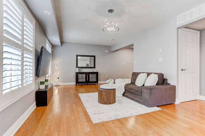 192 Louisbourg Way, Markham, L6E0C2 | Image 3
