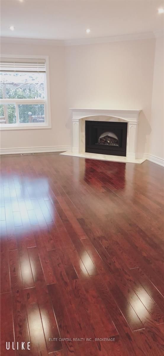 100 Bernard Ave, Richmond Hill, L4C 9Z5 | Image 3