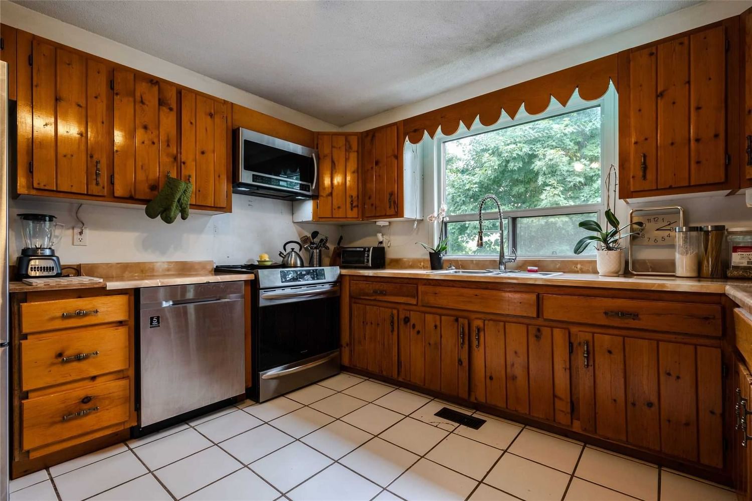 Listing Image 5