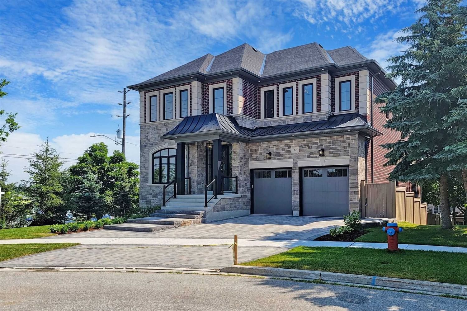 Detached House sold at 17 Valencia Court, Richmond Hill, Bayview Hill, L4B4E7 - MLS: N5697608