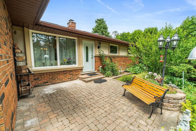 8 Cardwell Crt, Adjala-Tosorontio, L9W2V4 | Image 3