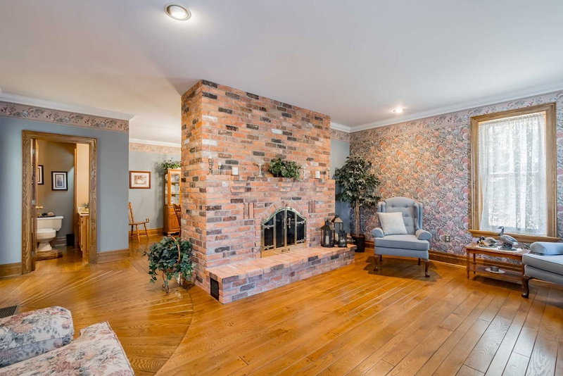 275 Webb Rd, Uxbridge, L4A7X4 | Image 3