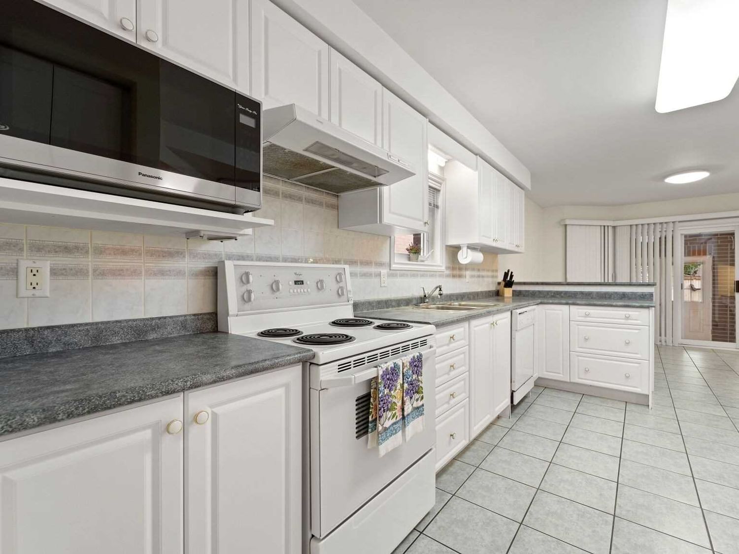 Listing Image 16