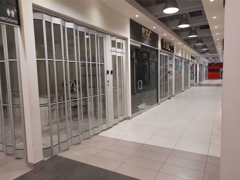 76 - 7181 Yonge St, Markham, Lt30C7 | Image 3