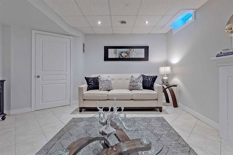 55 Vita Rd, Vaughan, L4L6L7 | Image 2