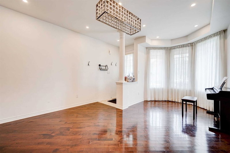 201 Shirrick Dr, Richmond Hill, L4E 4Y4 | Image 3