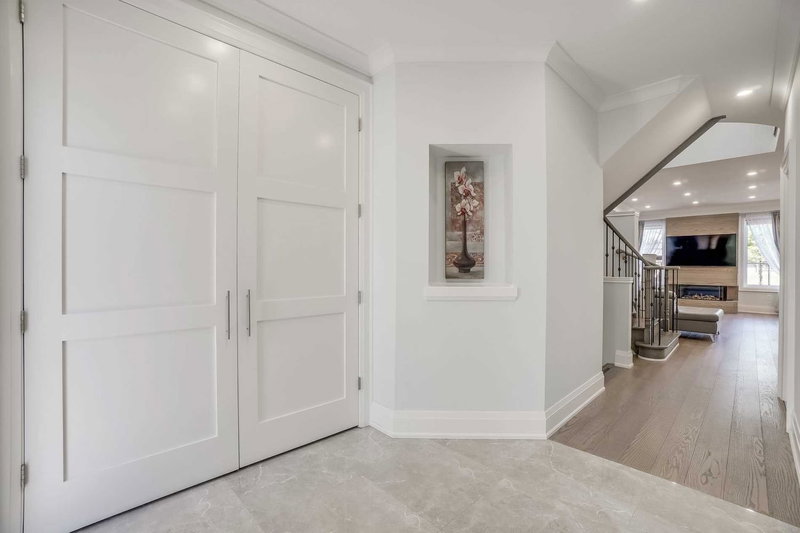 48 Cozens Dr, Richmond Hill, L4E4W6 | Image 3