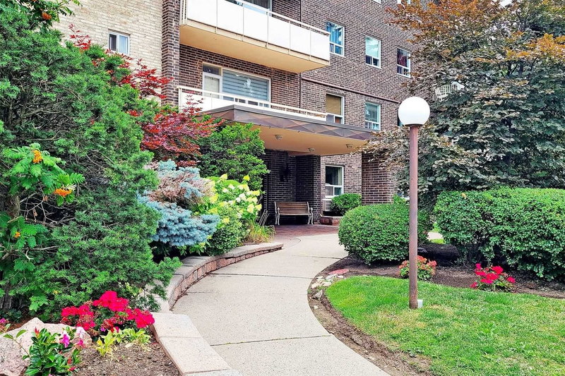 107 - 67 Richmond St, Richmond Hill, L4C3Y3 | Image 2