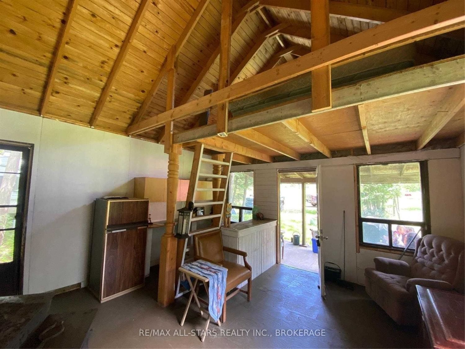 Listing Image 8