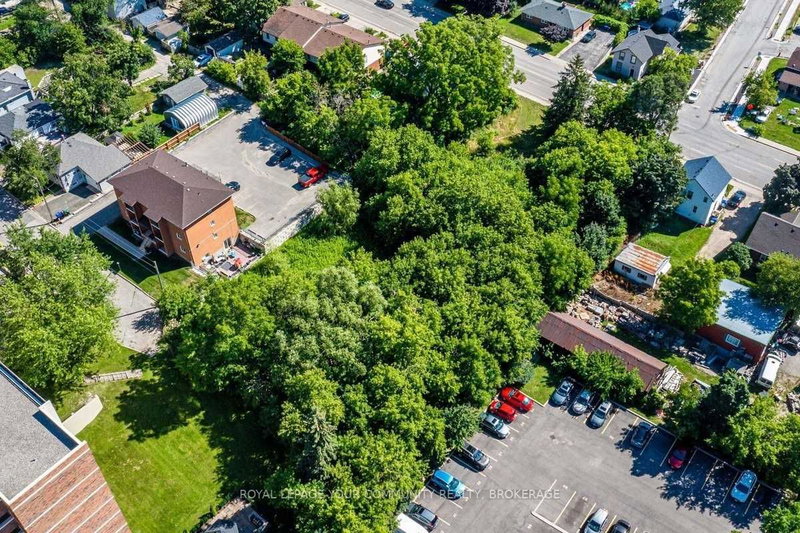 84 Simcoe Rd, Bradford West Gwillimbury, L3Z 1W9 | Image 3