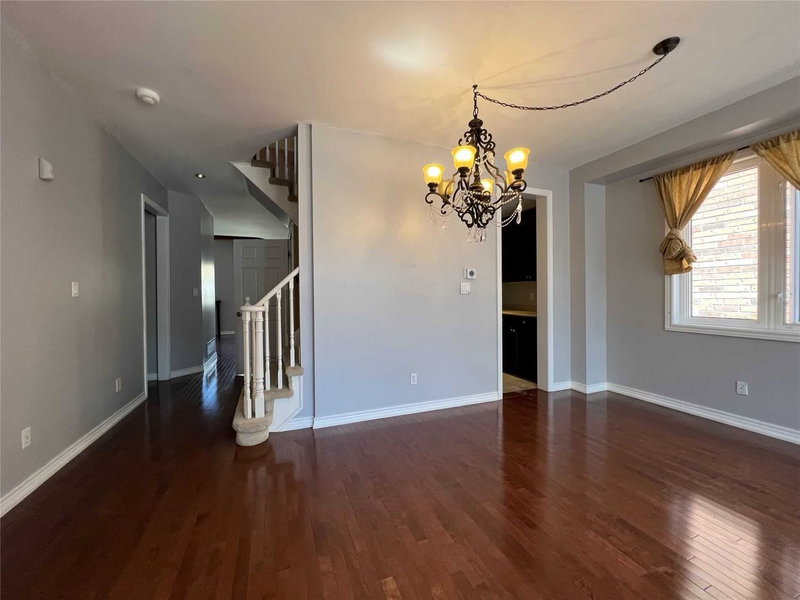 52 Victoria Wood Ave, Markham, L6E1K1 | Image 2