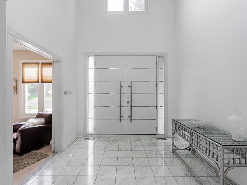 31 Vesta Dr, Richmond Hill, L4B2M2 | Image 2