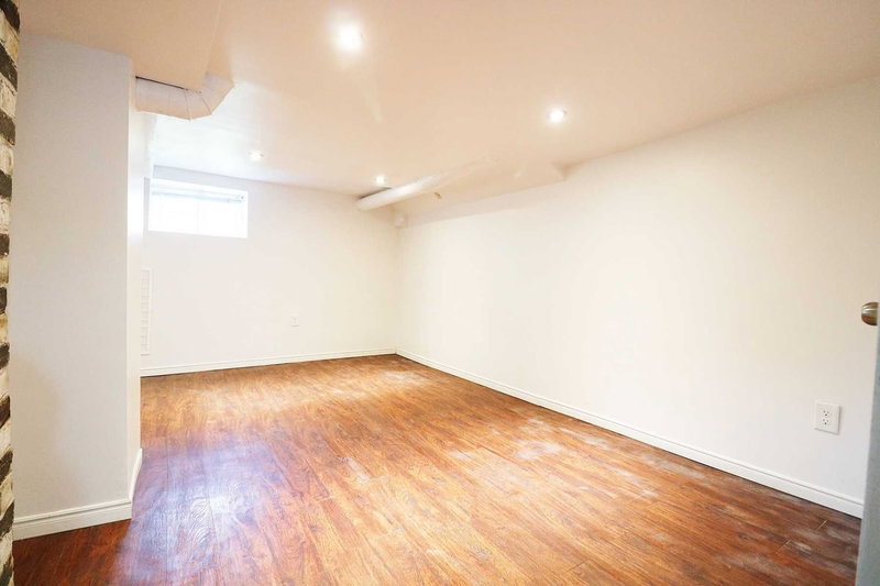 Lower - 83 Temperance St, Aurora, L4G2R1 | Image 2