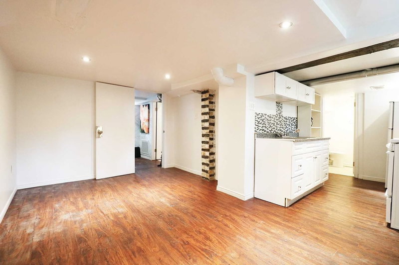 Lower - 83 Temperance St, Aurora, L4G2R1 | Image 3