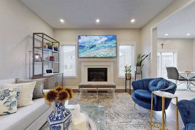 62 Romanelli Cres, Bradford West Gwillimbury, L3Z 0X7 | Image 2