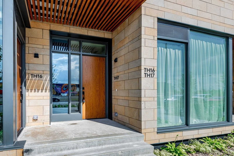 Th17 - 7 Buttermill Ave, Vaughan, L4K 0M5 | Image 2