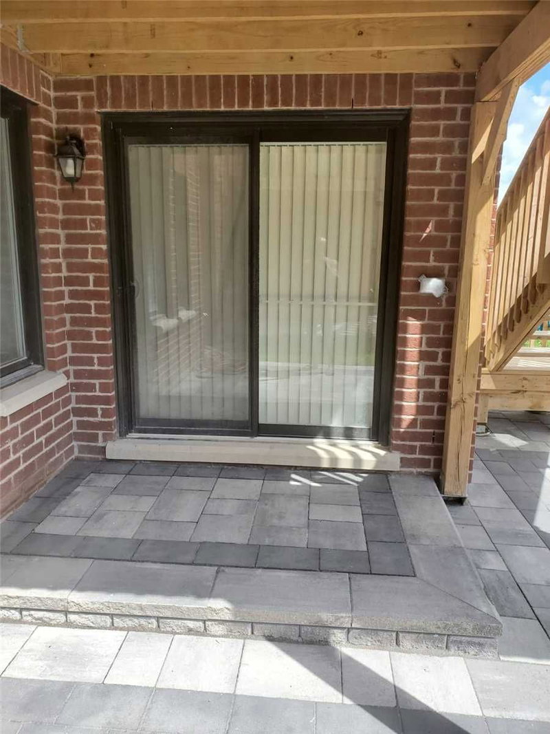 132 Meadow Vista Cres, East Gwillimbury, L9N0T4 | Image 3