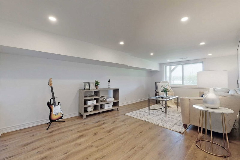 41 Connor Dr, Whitchurch-Stouffville, L4A7X3 | Image 3