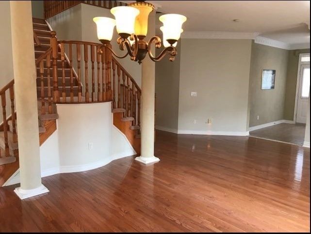 87 Estate Garden Dr, Richmond Hill, L4E3V6 | Image 3