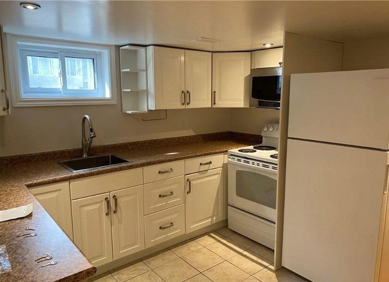 Lower - 226 Beechy Dr, Richmond Hill, L4C2X7 | Image 3