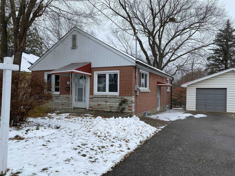 735 Srigley St, Newmarket, L3Y 1X6 | Image 2