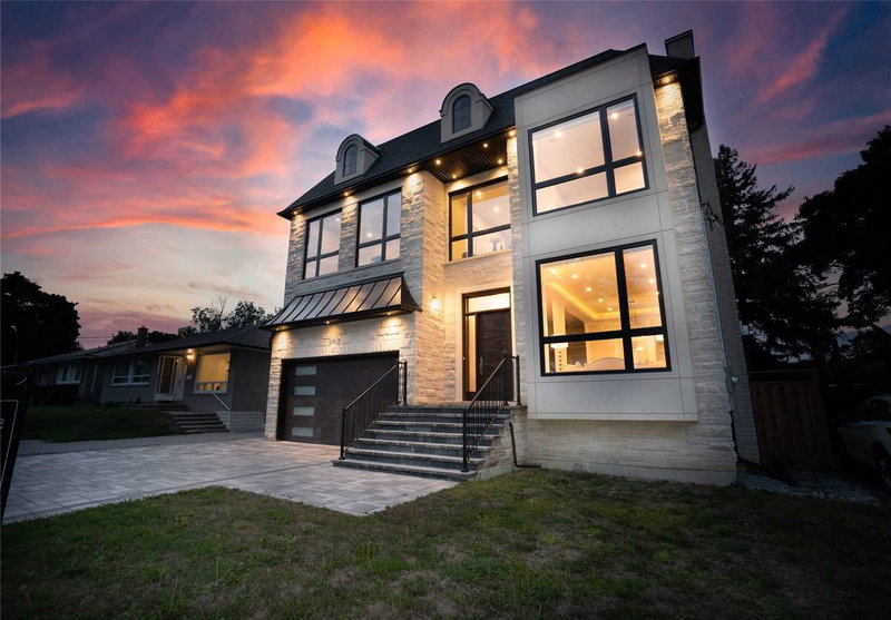 393 Balkan Rd, Richmond Hill, L4C 2-2 | Image 2