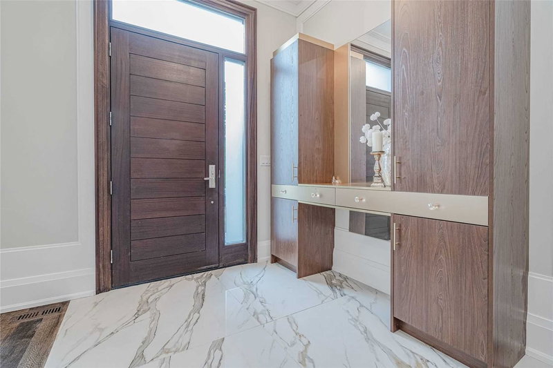 393 Balkan Rd, Richmond Hill, L4C 2-2 | Image 3