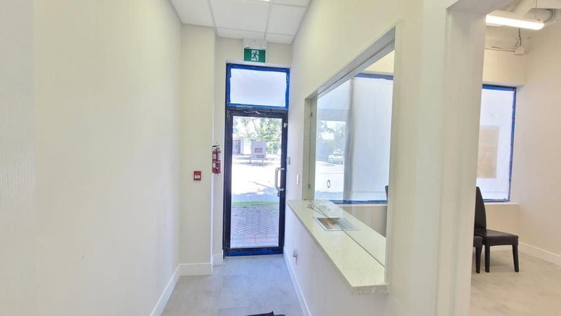 104-B - 10376 Yonge St, Richmond Hill, L4C 3B8 | Image 2