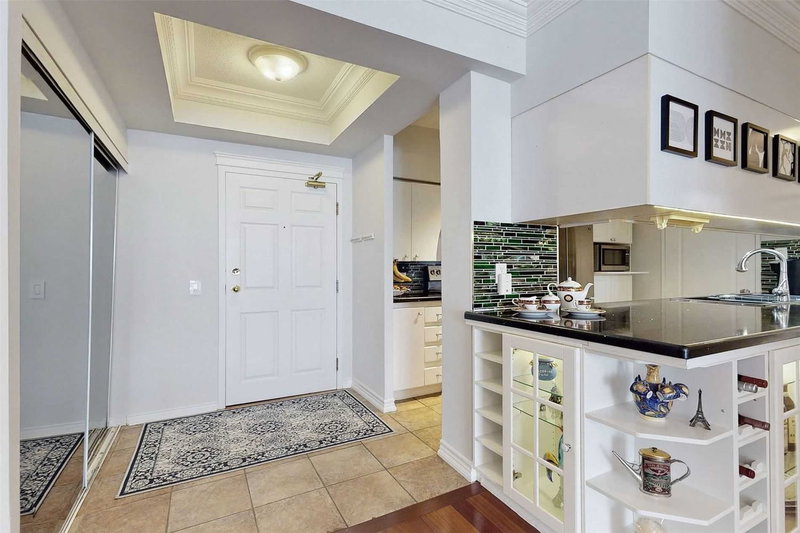 #118 - 7398 Yonge St, Vaughan, L4J8J2 | Image 3