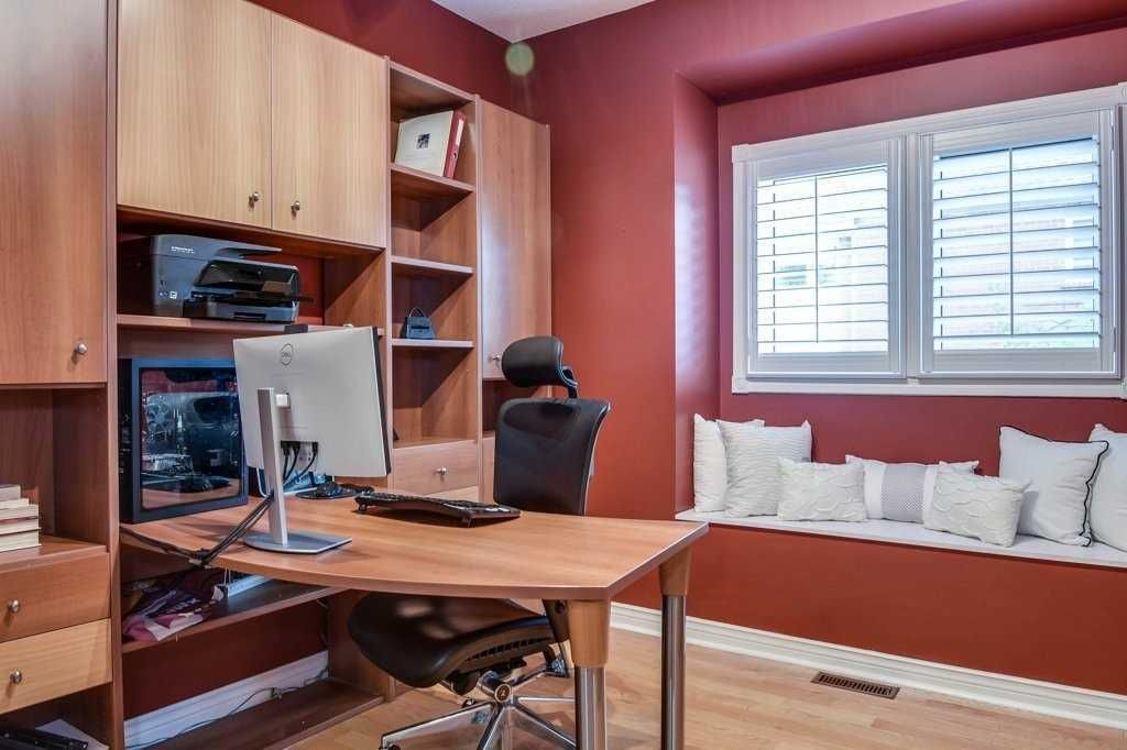 Listing Image 11